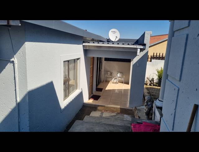 12 BEDROOM HOUSE FOR SALE IN SUNNYRIDGE
